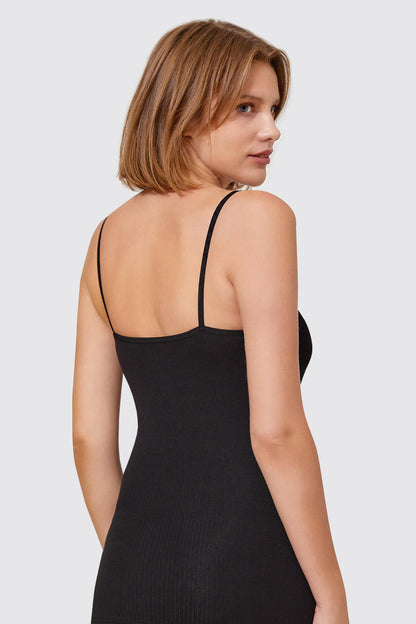 Eleganz trifft Komfort – Damenunterhemd mit Spitzen-Detail